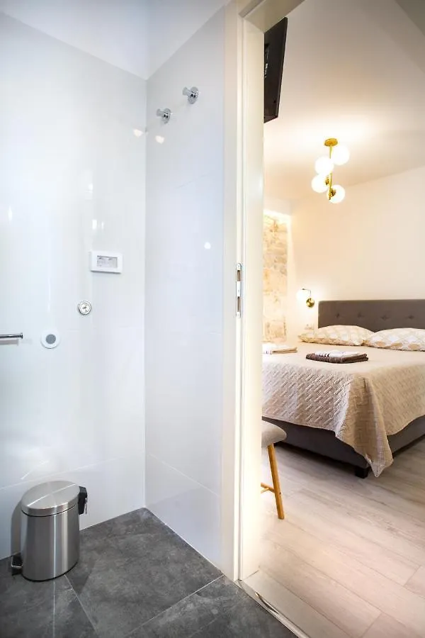 Apartments And Rooms Luan Rovinj
